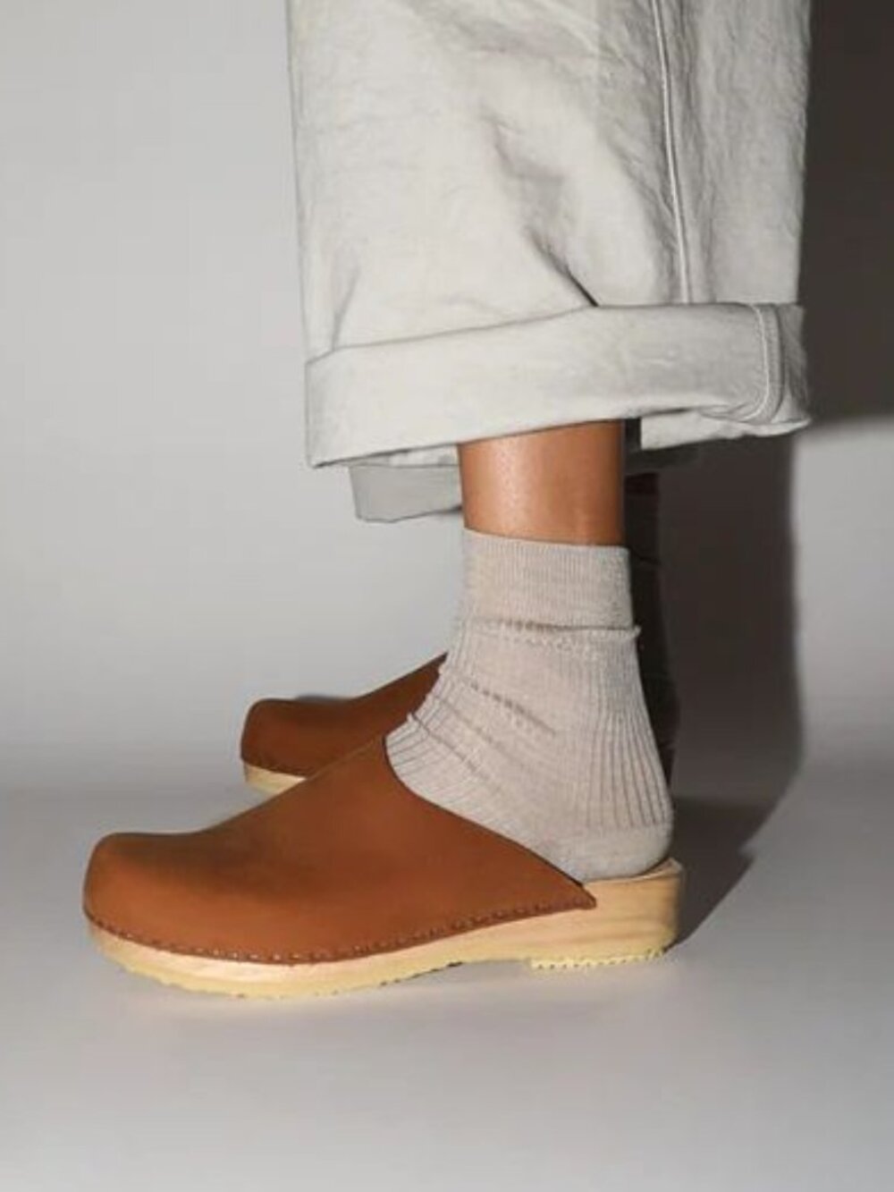 No.6 Contour Clog Tobacco Suede Wooden Clogs Size 7 - 7.5